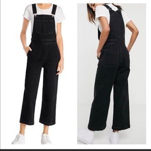 Levi’s Ribcage Wide Leg Crop Overalls size 29